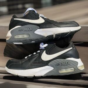 Size 9.5 - Nike Air Max Excee Black And White
